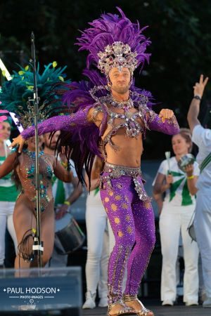 Panorama 2021 - Douglas in purple feathered samba costume